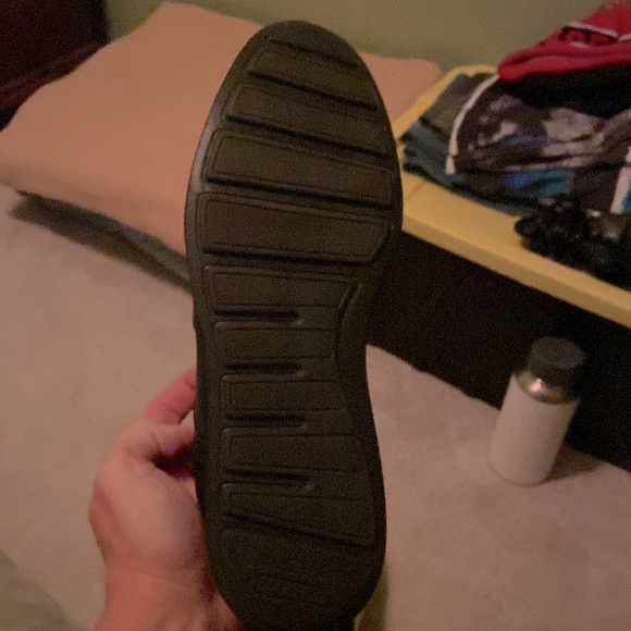 Pair of Cole Hanns Grand.OS casual color Black brand new with the box size 12 - Picture 5 of 8